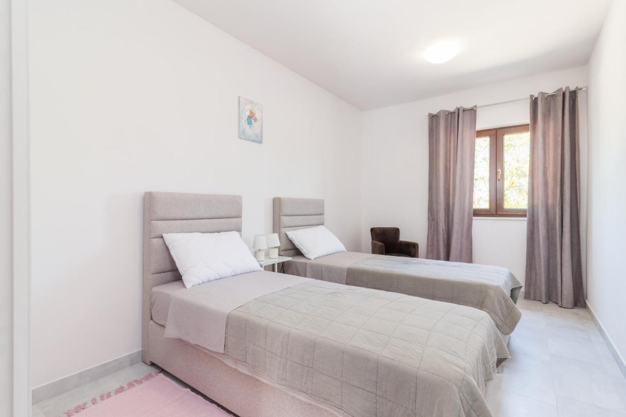 Apartmani Noa I Natali Kaldanija Exterior photo